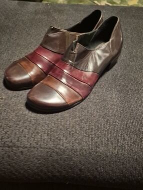 Spring Step Two-Tone Brown and Burgundy Leather Oxfords